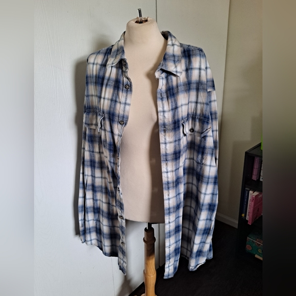 Flannels. 🌈 - Picture 2 of 7